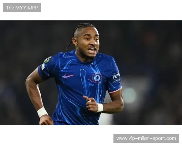 切尔西恩昆库转身摆脱后劲射直挂上角,蓝军新星崭露头角 切尔西恩昆库转身摆脱后劲射直挂上角,蓝军新星崭露头角